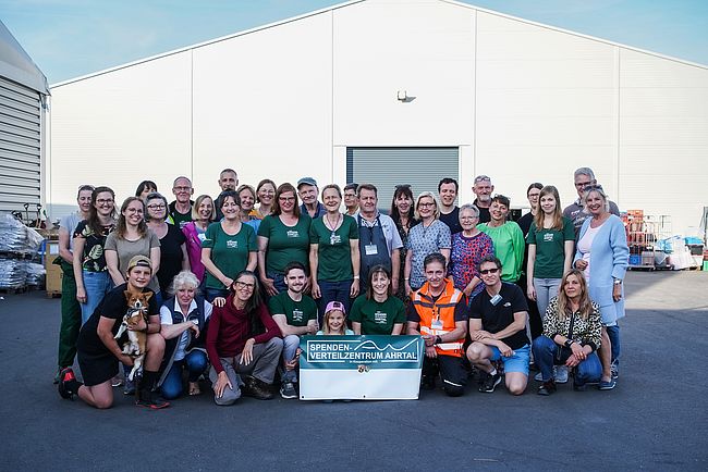 Nick Falkner - Spenden-Verteilzentrum Ahrtal, Facebookgruppe: Hochwasser in AW - Freiwillige Helfer)