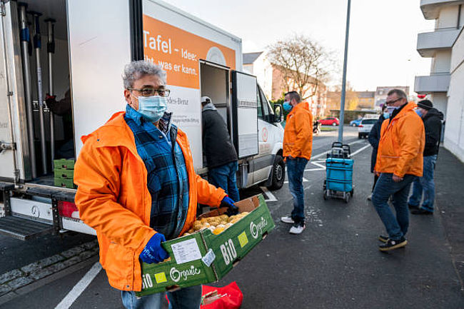 Lebensmittel retten, Menschen helfen