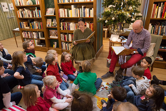 Kulturhaus Würth mit Bibliothek Frau Holle