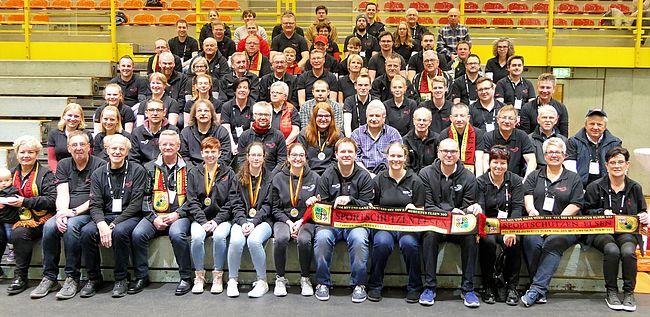 Sportschießen begeistert Jung und Alt - Jung und Alt gemeinsam zum Ziel