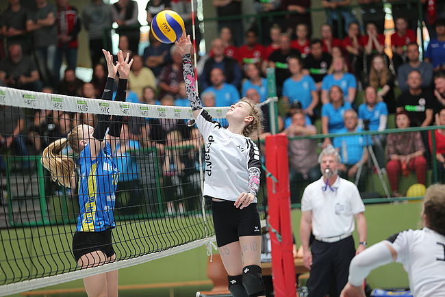 Erfolgreiche Kinder-und Jugendarbeit im weiblichen Volleyball