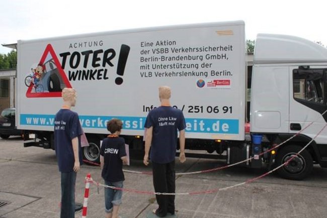 Informationskampagne "Die Gefahren des toten Winkels am LKW"