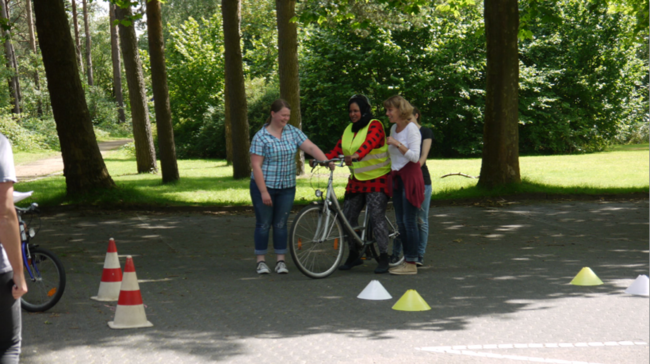 Fahrradtraining und Verkehrsschulung für Flüchtlingsfamilien
