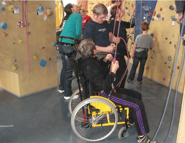 Vom Rollstuhl an die Kletterwand