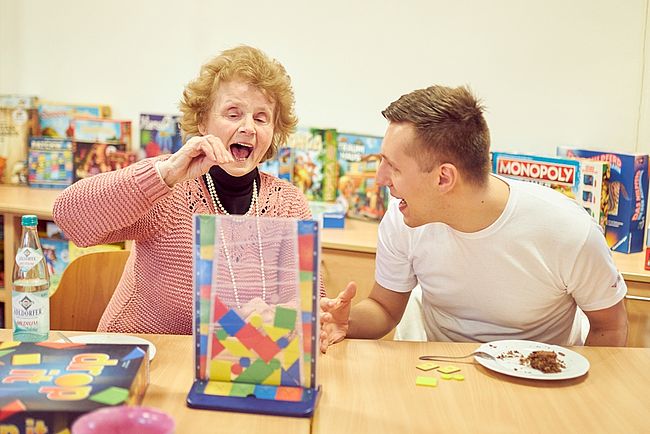 Spielecafé der Generationen - Jung und Alt spielt e. V.