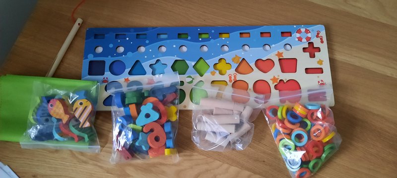Beispiel für ein Päckchen aus dem Adventskalender: ein Holzspielzeug für einen Schüler