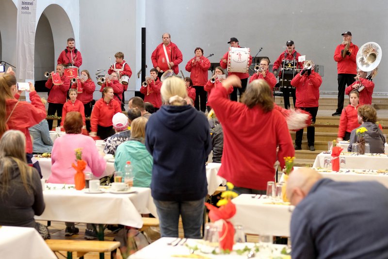 innerhalb der interkulturellen Wochen ein Fest für Freunde ohne festen Wohnsitz