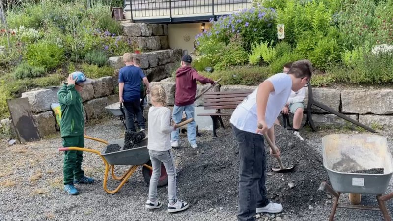 Egal ob Jung oder Alt - alle helfen beim Cultivarium