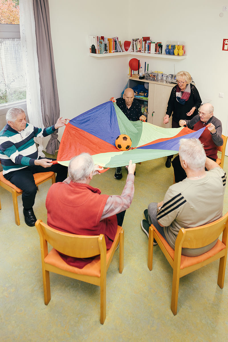 Spiel und Spaß mit dem Schwungtuch