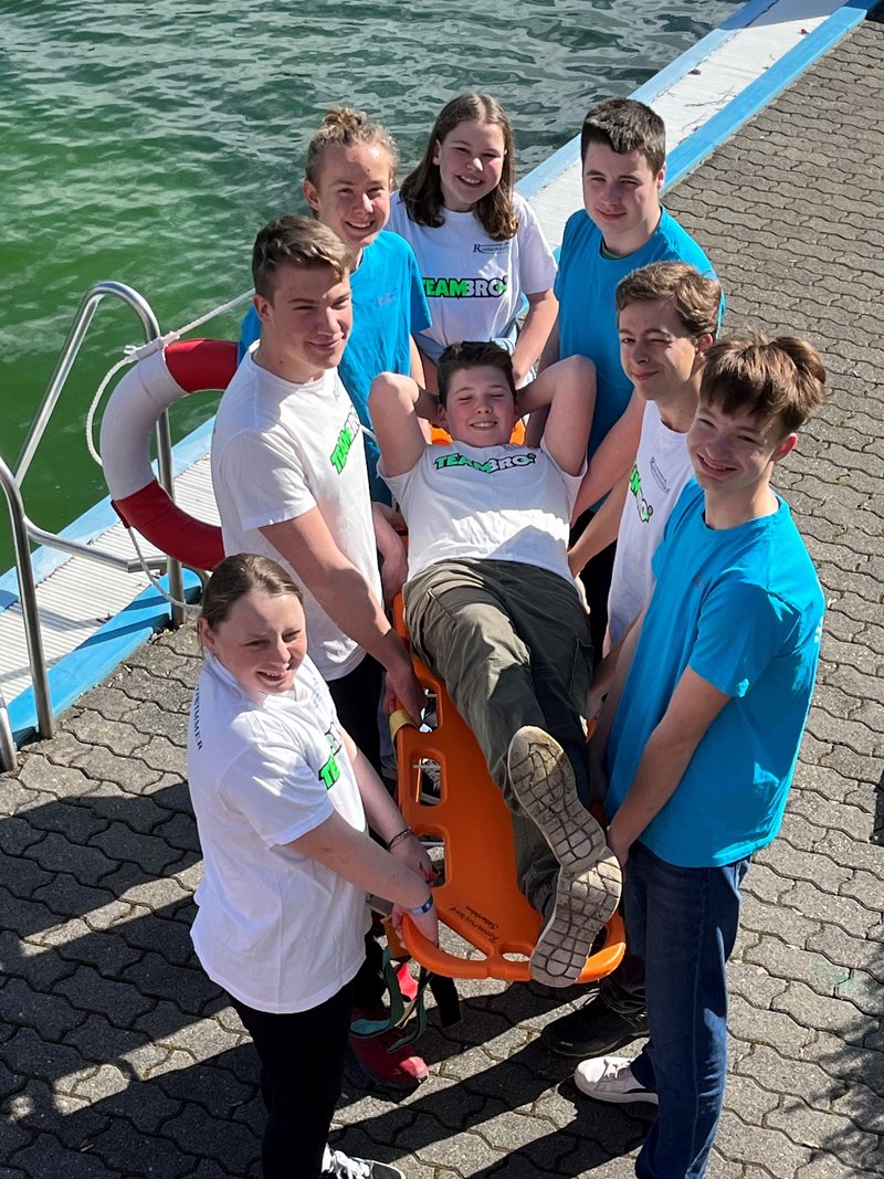 Nachtbaden gut gesichert durch unser Jugendrettungsschwimmer-Team!