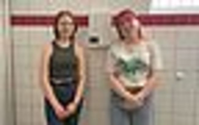 Hygieneartikel auf der Frauentoilette der Freien-Schule-Anhalt