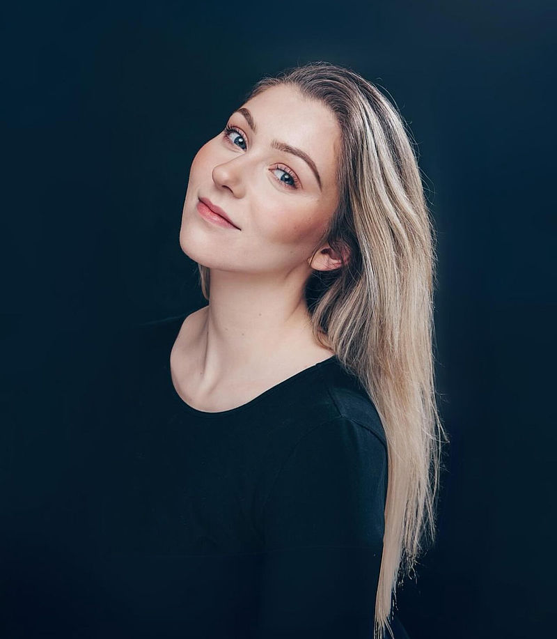 Frau
