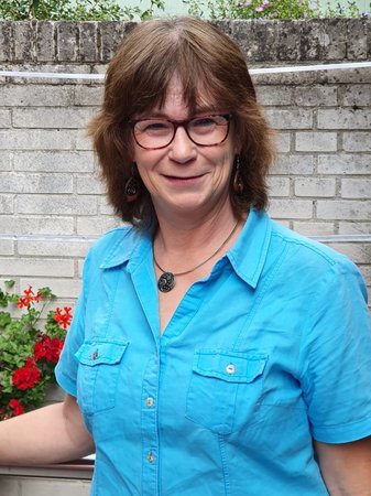 Ellen S.-P., seit 16 Jahren bei uns engagiert, beispielhaft für alle Freiwilligen