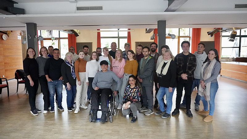 Zu unserem Café BlaBla kommen Menschen aus vielen unterschiedlichen Ländern und geben uns regelmäßig Feedback zu den Videos