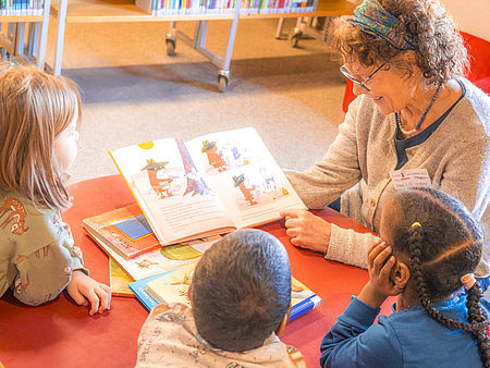 Vorleser*innen machen Kindern Lust, selbst zu lesen.