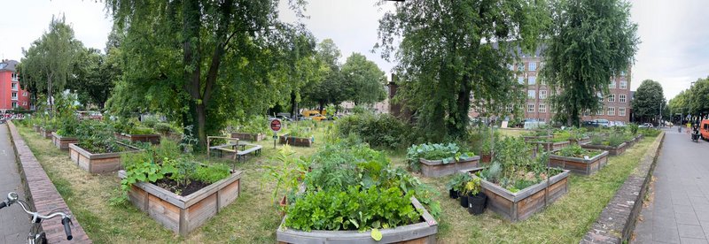 Menschen treffen sich, um Alltagsdinge gemeinsam zu reparieren