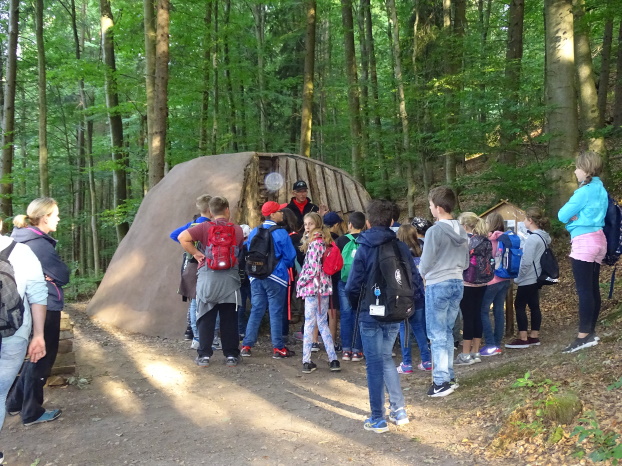 Schulbesuch am Schaumeiler